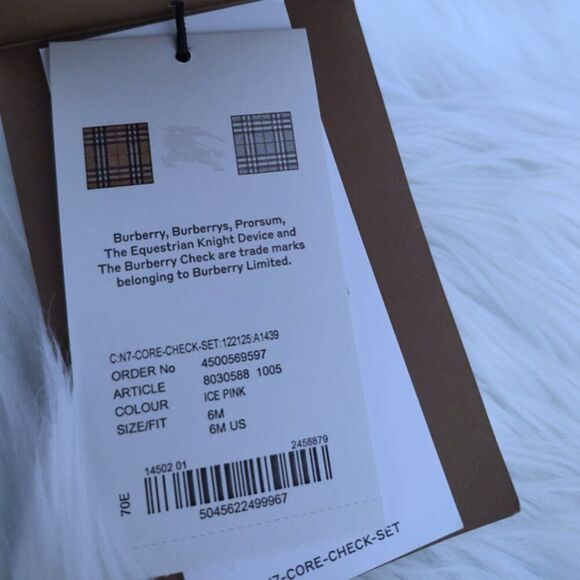 NEW Burberry Baby toiletry pouch w/COA NWT - Picture 3 of 10